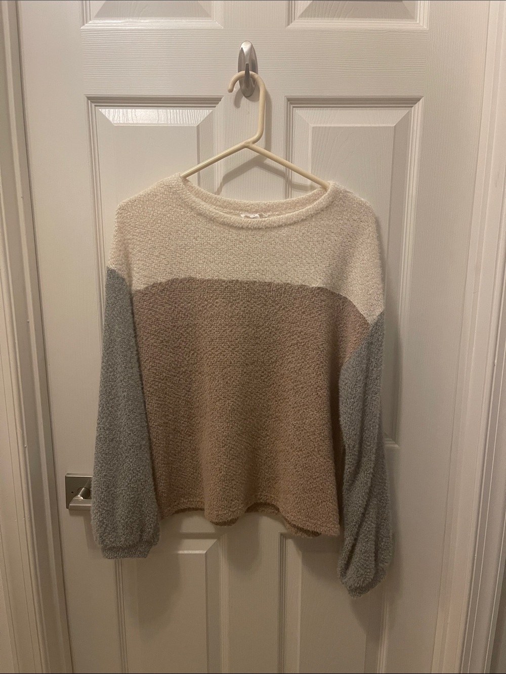 Blu Pepper Colorblock Bouclé Crew Sweater - Cream, Tan & Gray